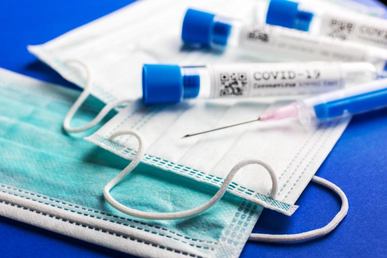 Ministério da Saúde prevê que a população toda será vacinada em 16 meses após primeira dose, diz site
